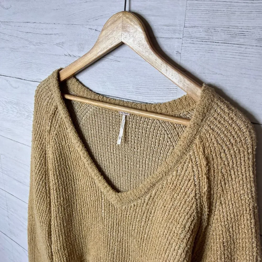 Free People Sweater Womens Size XS Camel Brown V Neck Knit Cropped Pullover - Picture 9 of 16